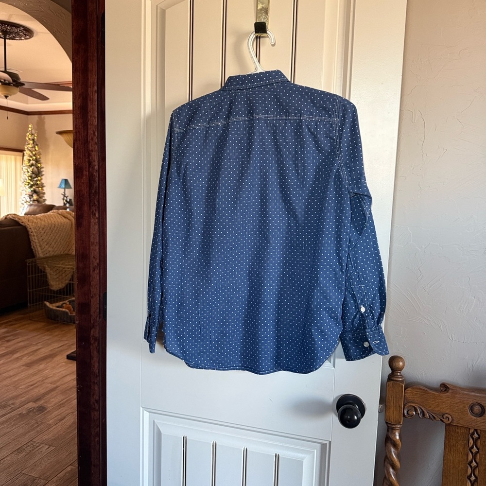 Ralph Lauren Blue and White Button Down Shirt in Very Good Condition. - Picture 6 of 7